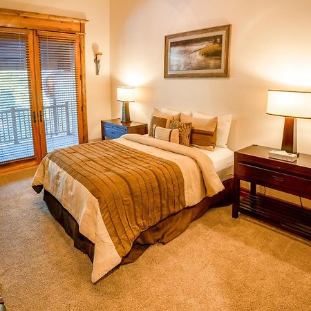 Silver Aspen - Five Bedroom Loft Luxury Townhome Hotel Room Solitude エクステリア 写真